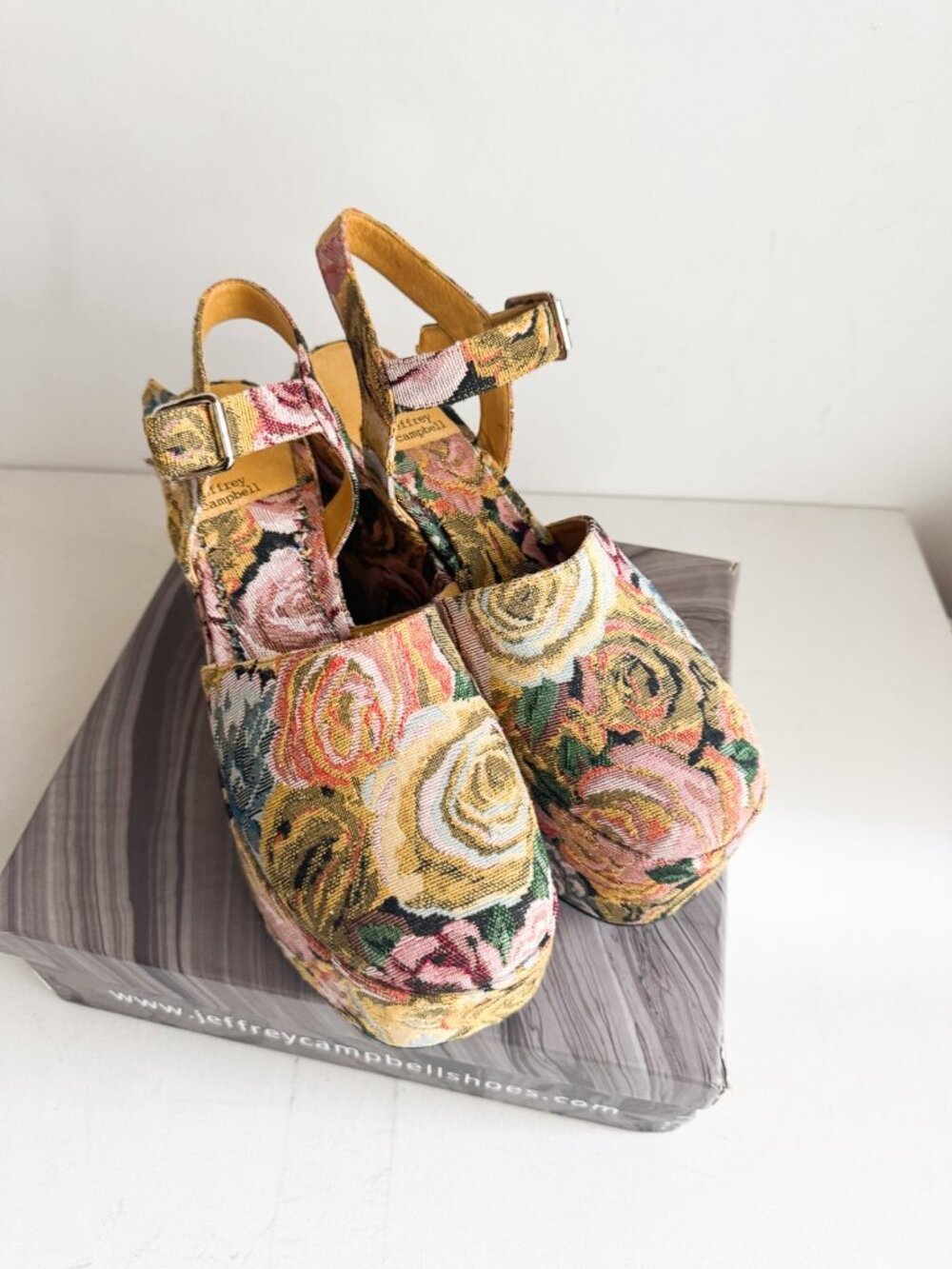 Jeffrey Campbell Floral Tapestry BOHEMIAN Wedge Heels 11 - Picture 3 of 10
